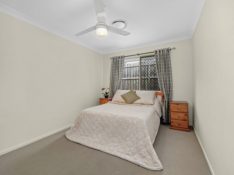 Photo - 27 Canopus Street, Bridgeman Downs QLD 4035 - Image 13