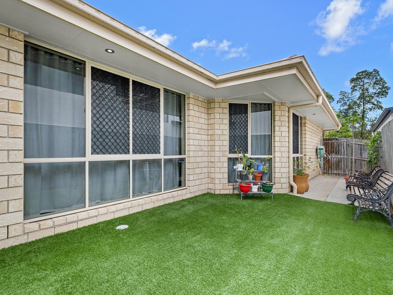 Photo - 27 Canopus Street, Bridgeman Downs QLD 4035 - Image 2