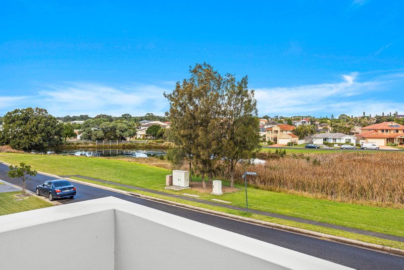 Photo - 27 Caravel Crescent, Shell Cove NSW 2529 - Image 3