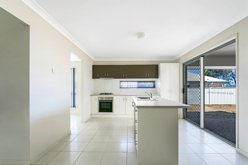 Photo - 27 Carnegie Place, Tamworth NSW 2340 - Image 4