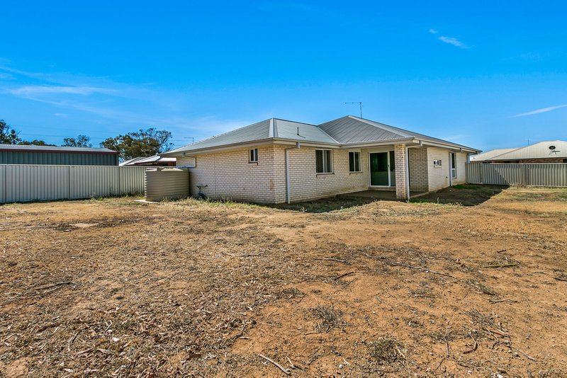 Photo - 27 Carnegie Place, Tamworth NSW 2340 - Image 9