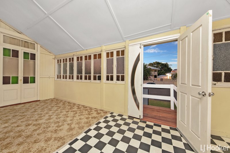 Photo - 27 Caroline Street, Depot Hill QLD 4700 - Image 2