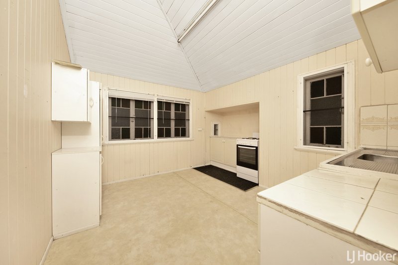 Photo - 27 Caroline Street, Depot Hill QLD 4700 - Image 9