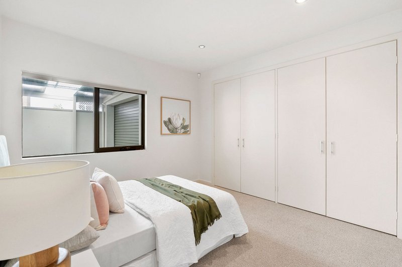 Photo - 27 Carrington Street, Deakin ACT 2600 - Image 15