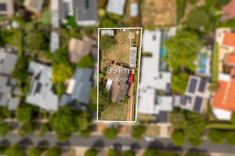 Photo - 27 Carstensz Street, Griffith ACT 2603 - Image 2