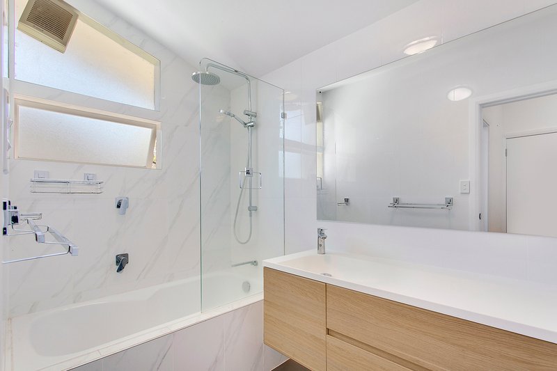 Photo - 27 Cashel Crescent, Killarney Heights NSW 2087 - Image 9