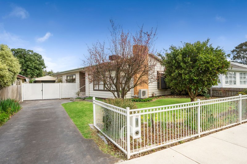 Photo - 27 Castleton Road, Herne Hill VIC 3218 - Image 1