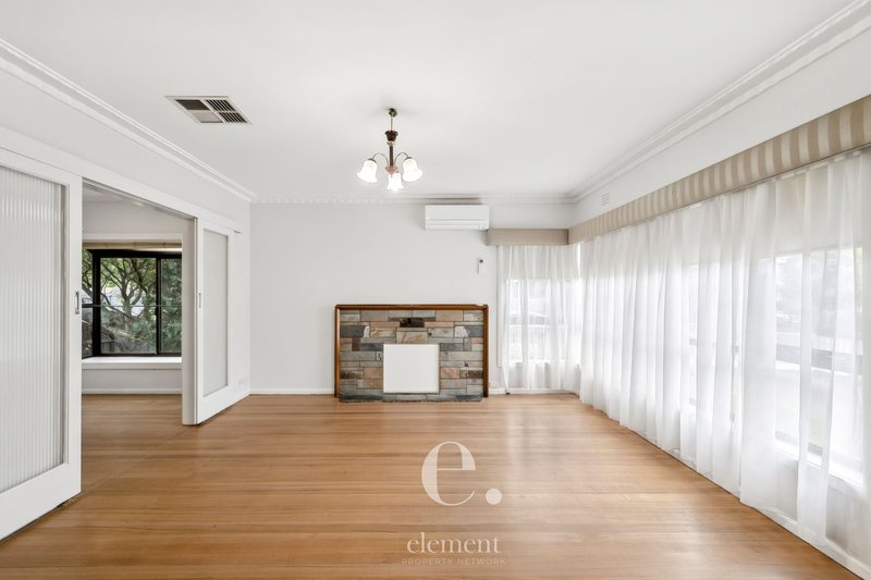 Photo - 27 Castleton Road, Herne Hill VIC 3218 - Image 2