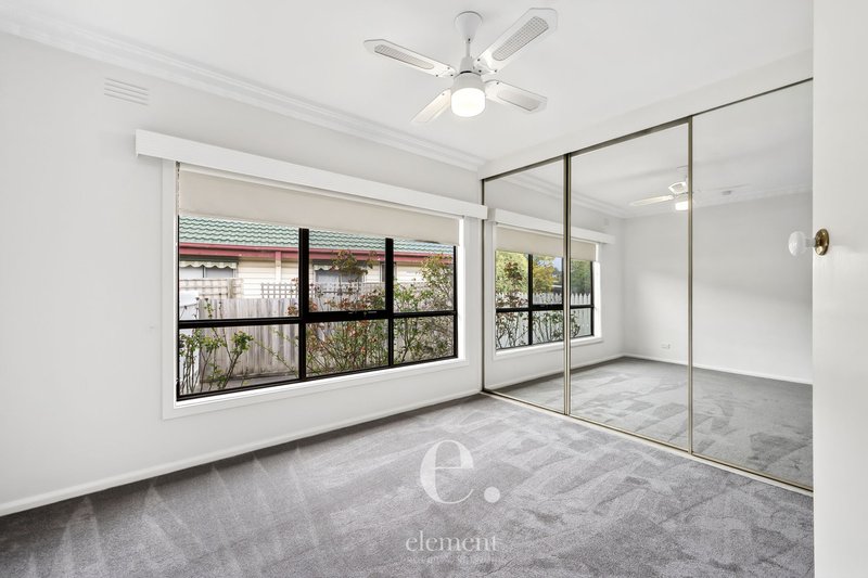 Photo - 27 Castleton Road, Herne Hill VIC 3218 - Image 5
