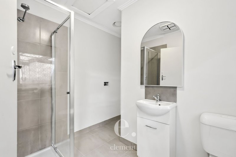 Photo - 27 Castleton Road, Herne Hill VIC 3218 - Image 6