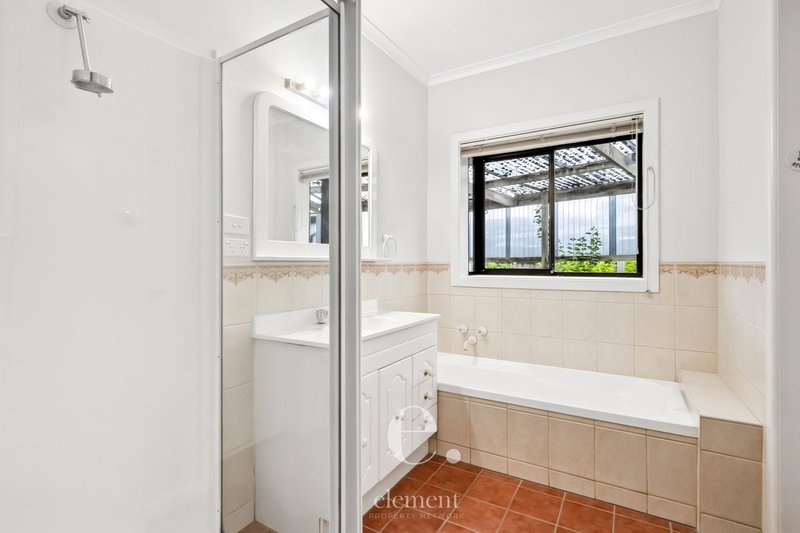 Photo - 27 Castleton Road, Herne Hill VIC 3218 - Image 7