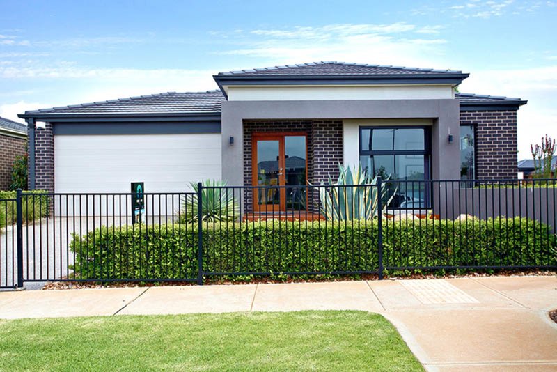 27 Castletown Blvd , Melton South VIC 3338