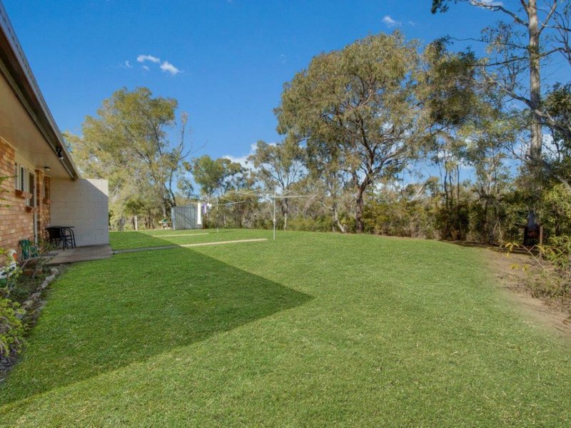 Photo - 27 Centenary Drive, Boyne Island QLD 4680 - Image 11