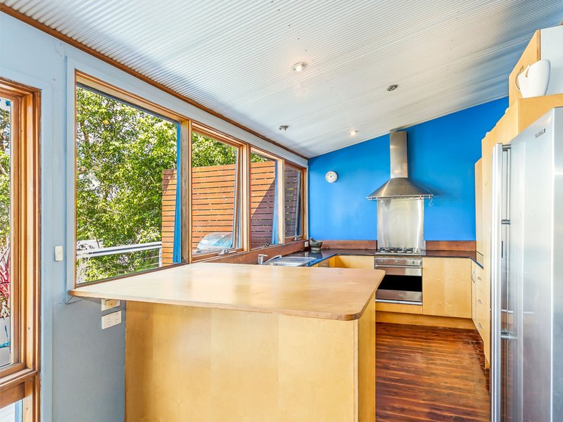 Photo - 27 Chellow Dene Avenue, Stanwell Park NSW 2508 - Image 8