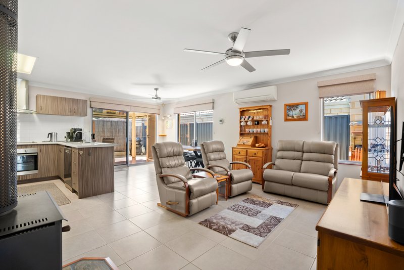 Photo - 27 Chestnut Way, Baldivis WA 6171 - Image 5