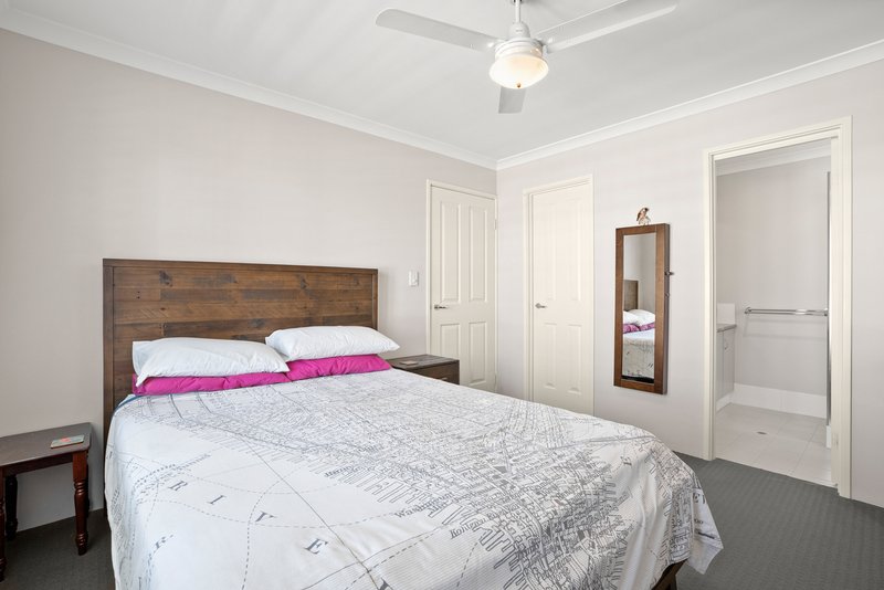 Photo - 27 Chestnut Way, Baldivis WA 6171 - Image 6