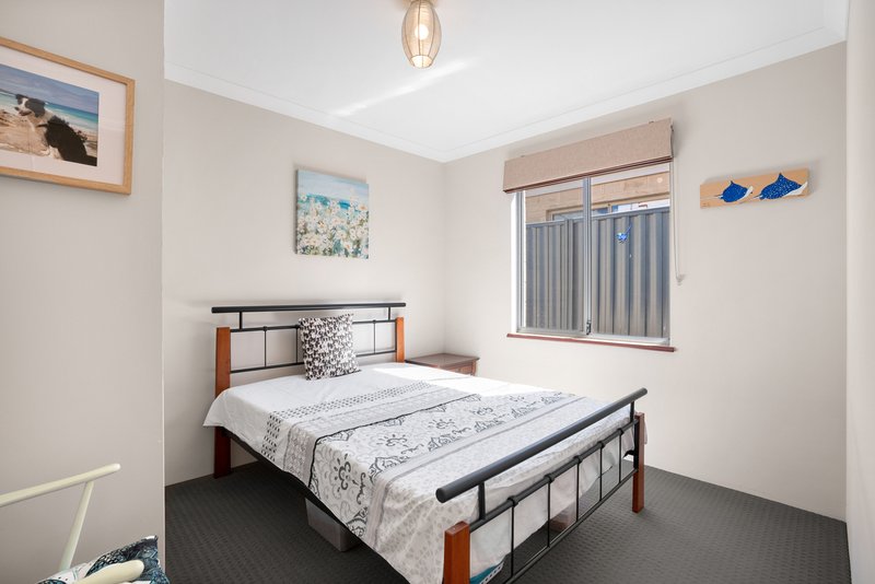 Photo - 27 Chestnut Way, Baldivis WA 6171 - Image 9