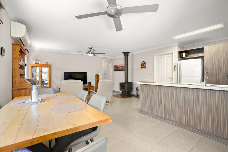 Photo - 27 Chestnut Way, Baldivis WA 6171 - Image 15