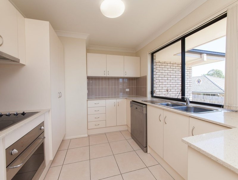 Photo - 27 Chetwynd Street, Redbank Plains QLD 4301 - Image 2