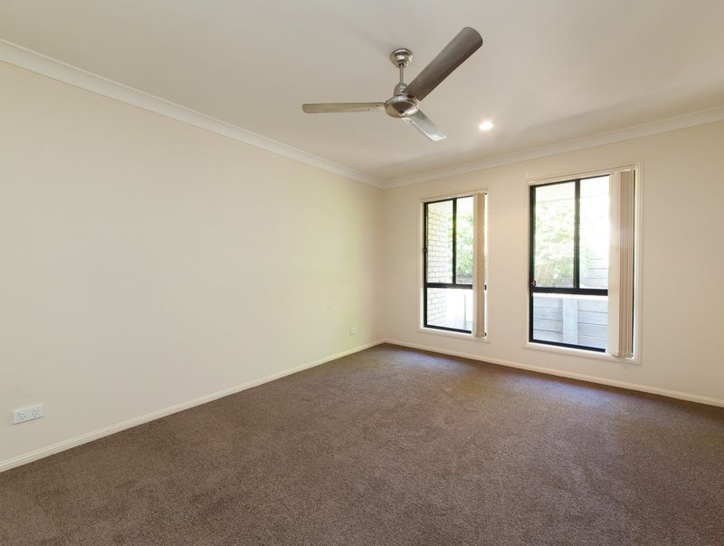 Photo - 27 Chetwynd Street, Redbank Plains QLD 4301 - Image 5