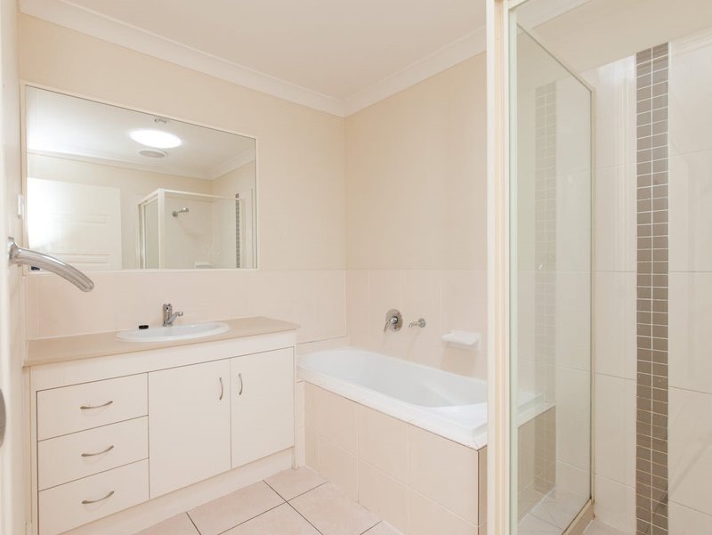 Photo - 27 Chetwynd Street, Redbank Plains QLD 4301 - Image 10
