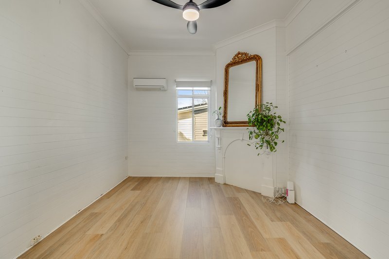 Photo - 27 Christmas Street, North Toowoomba QLD 4350 - Image 7