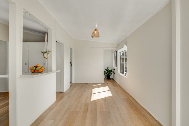 Photo - 27 Christmas Street, North Toowoomba QLD 4350 - Image 13