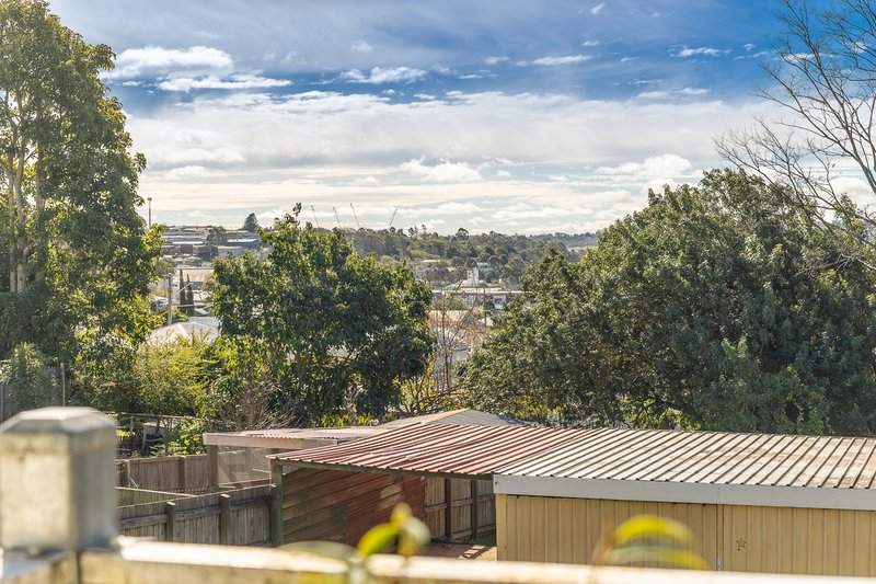 Photo - 27 Christmas Street, North Toowoomba QLD 4350 - Image 15