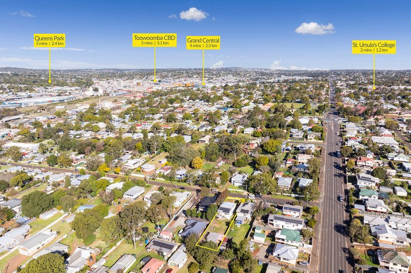 Photo - 27 Christmas Street, North Toowoomba QLD 4350 - Image 22