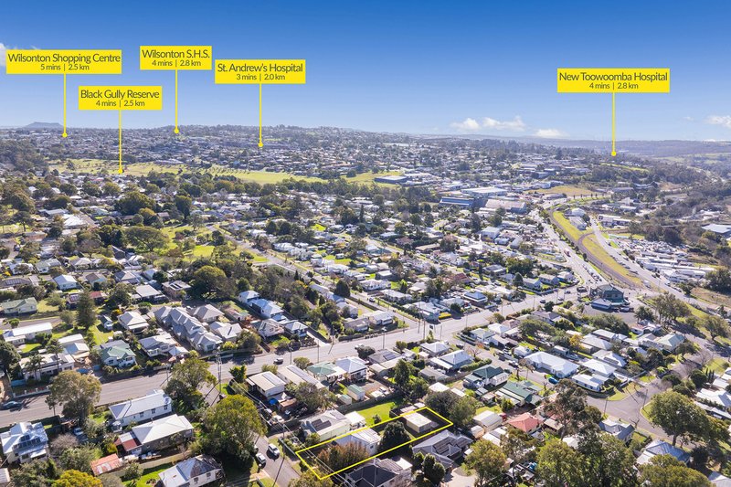 Photo - 27 Christmas Street, North Toowoomba QLD 4350 - Image 23