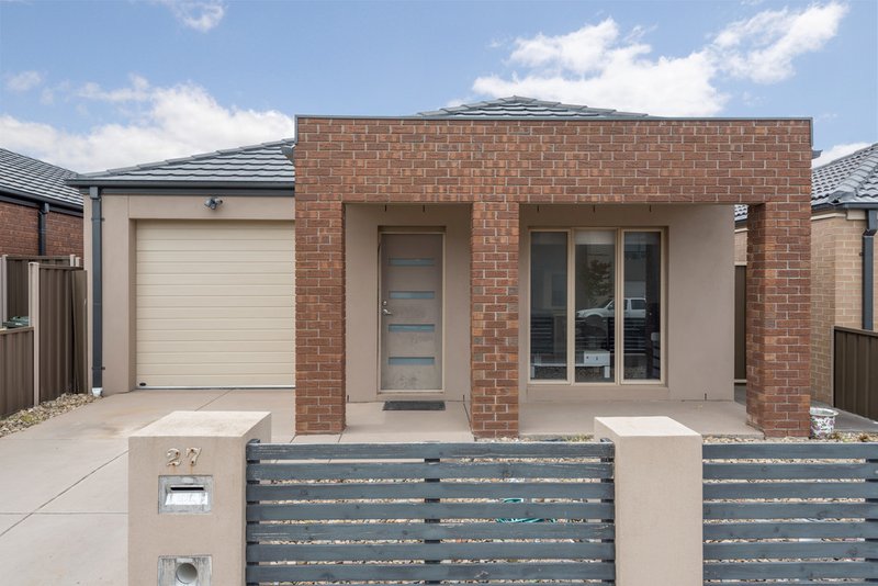 27 Clarendon Avenue, Craigieburn VIC 3064