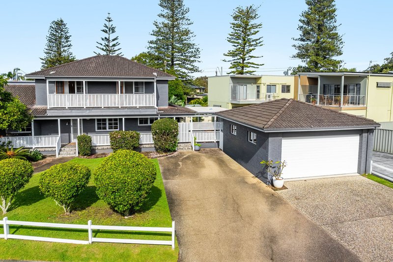 Photo - 2/7 Claude Street, Yamba NSW 2464 - Image 2