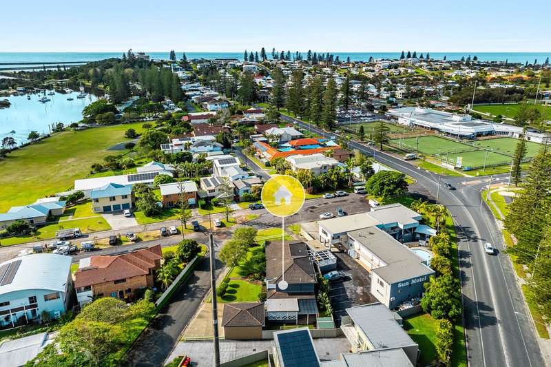 Photo - 2/7 Claude Street, Yamba NSW 2464 - Image 12