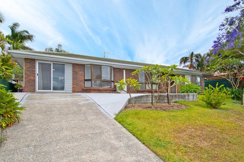 27 Clayton Drive, Edens Landing QLD 4207