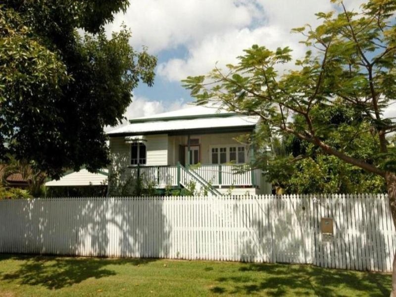 27 Clayton St , Hermit Park QLD 4812