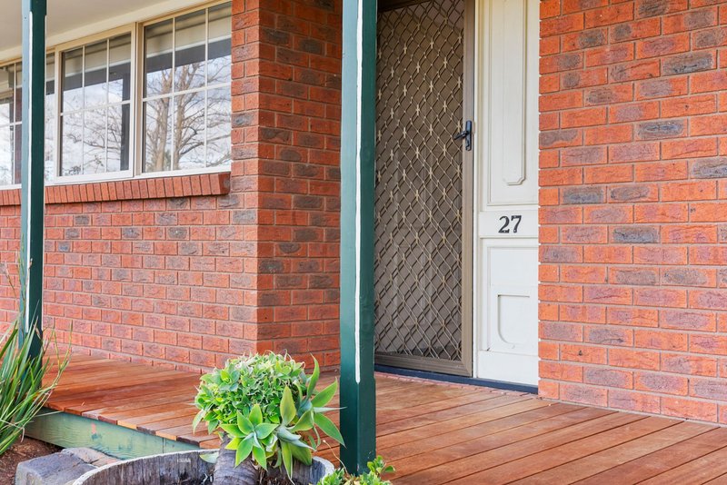 Photo - 27 Clifton Drive, Bacchus Marsh VIC 3340 - Image 5