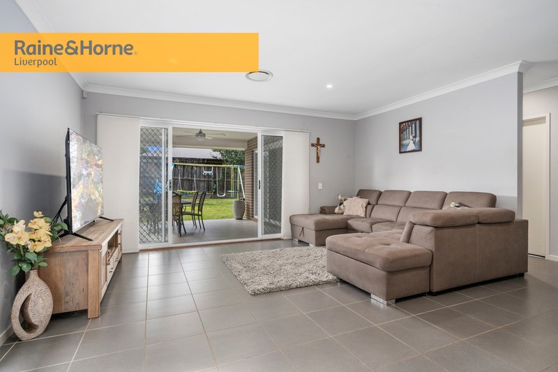 Photo - 27 Cloverhill Crescent, Gledswood Hills NSW 2557 - Image 4