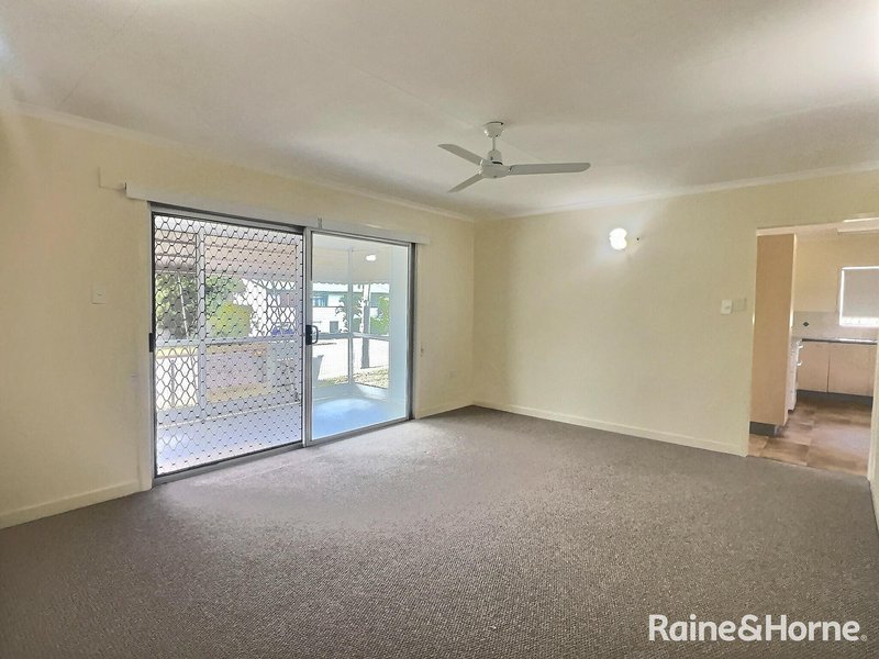 Photo - 27 Cockatoo Drive, New Auckland QLD 4680 - Image 3