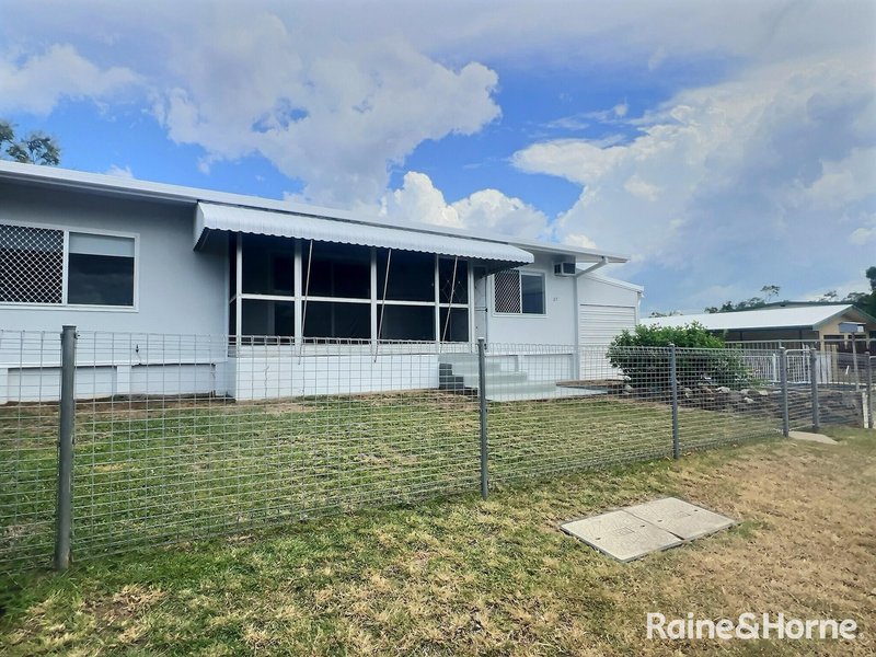 Photo - 27 Cockatoo Drive, New Auckland QLD 4680 - Image 11