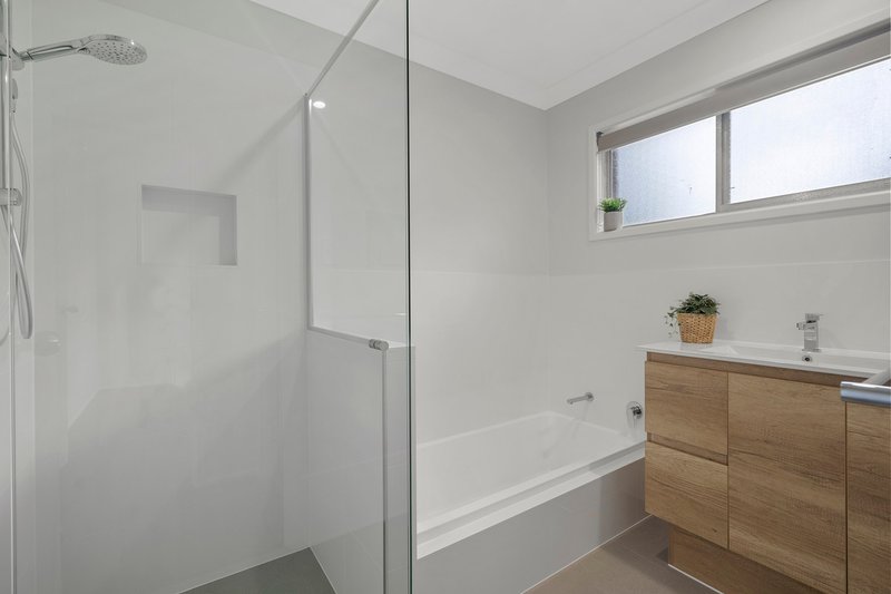 Photo - 27 Conifer Street, Daisy Hill QLD 4127 - Image 5