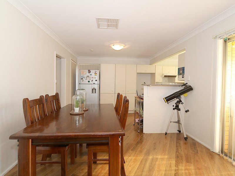 Photo - 27 Cooinbil Crescent, Kooringal NSW 2650 - Image 5