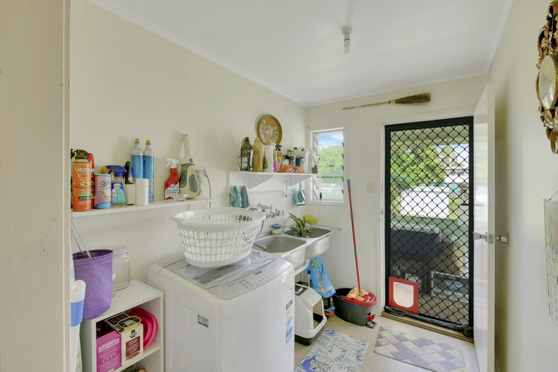 Photo - 27 Cook Crescent, Dysart QLD 4745 - Image 6