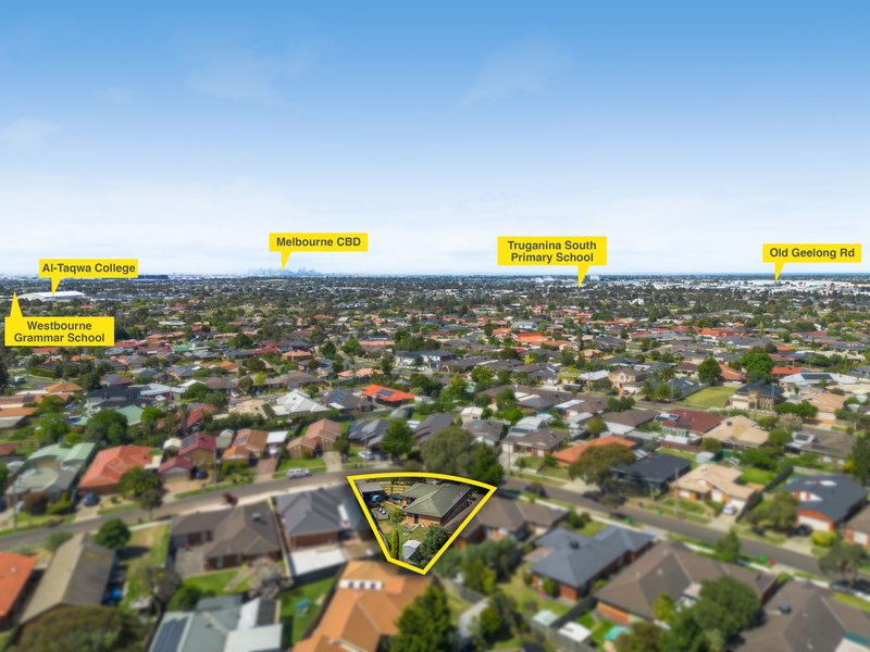 Photo - 27 Coolabah Crescent, Hoppers Crossing VIC 3029 - Image 15