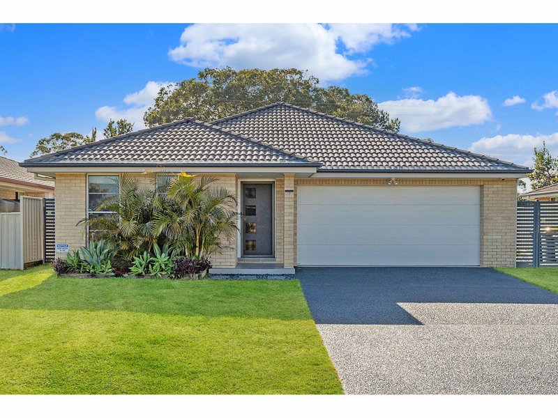 Photo - 27 Correa Close, Tuncurry NSW 2428 - Image 1