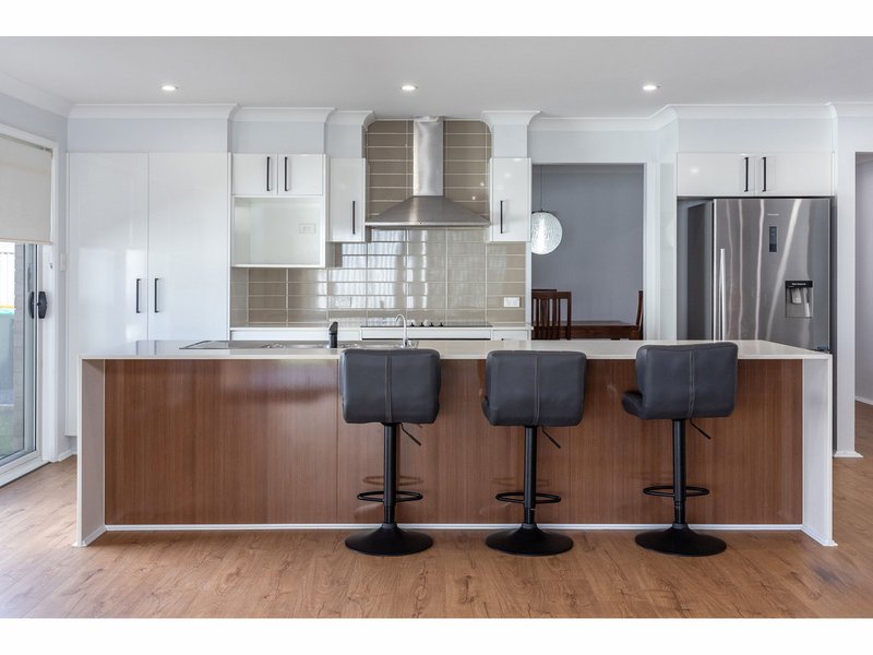 Photo - 27 Correa Close, Tuncurry NSW 2428 - Image 5