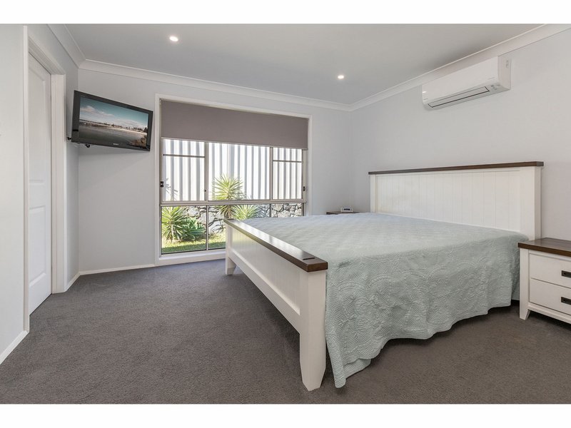 Photo - 27 Correa Close, Tuncurry NSW 2428 - Image 6