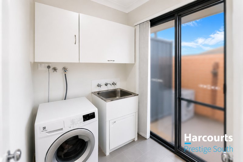 Photo - 27 Corsican Way, Canning Vale WA 6155 - Image 12