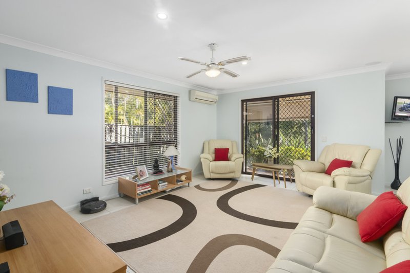 Photo - 27 Cosmos Court, Elanora QLD 4221 - Image 6