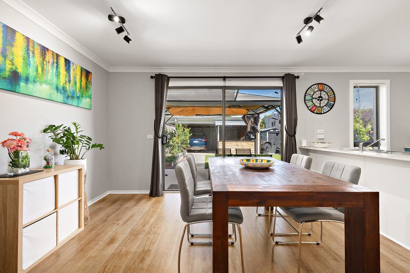 Photo - 27 Courthouse Walk, Doreen VIC 3754 - Image 3