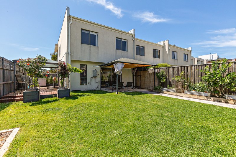 Photo - 27 Courthouse Walk, Doreen VIC 3754 - Image 7